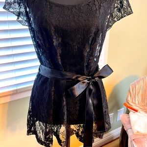 Black lace H&M top with black ribbon belt